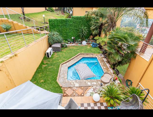 2 BEDROOM PENTHOUSE SOLD IN GLENVISTA